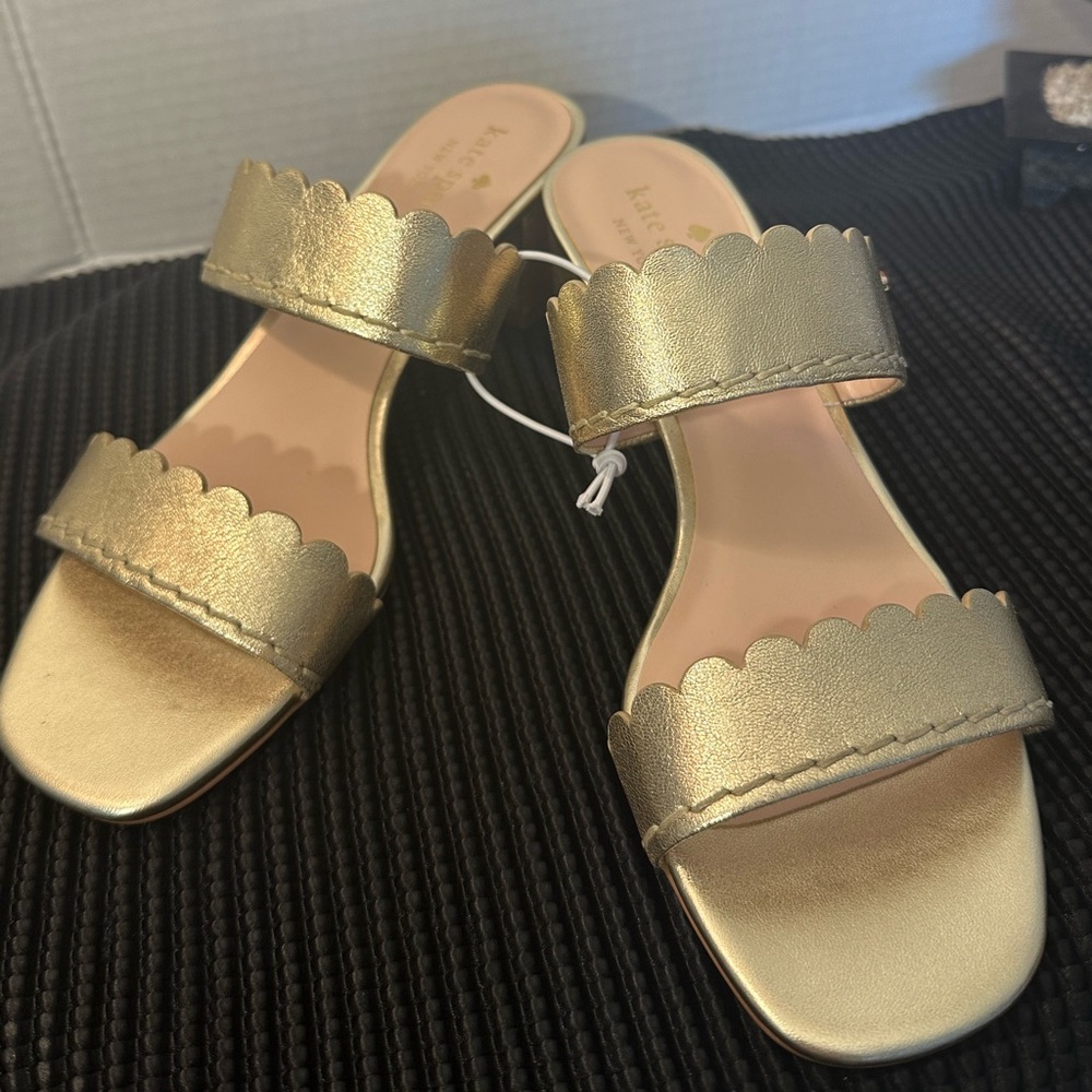 🆕Kate Spade CHRISSIE Gold Scalloped Sandals